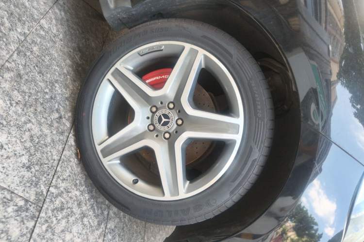 Used Mercedes-Benz GLE 2015 GLE 400 4MATIC Right Front Wheel Hub