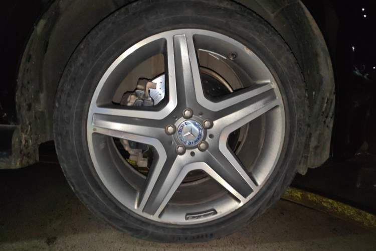 Used Mercedes-Benz GLE 2015 GLE 400 4MATIC Right Front Wheel Hub