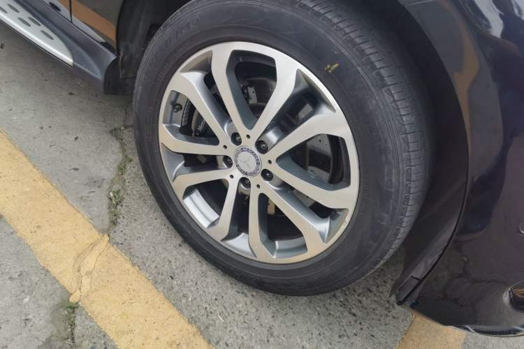 Used Mercedes-Benz GLE 2015 GLE 320 4MATIC Right Front Wheel Hub
