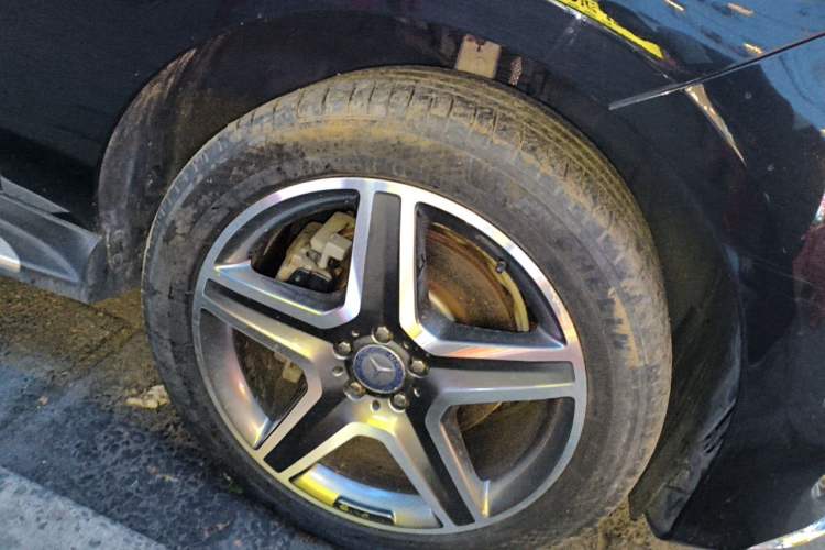 Used Mercedes-Benz GLE 2015 GLE 400 4MATIC Right Front Wheel Hub