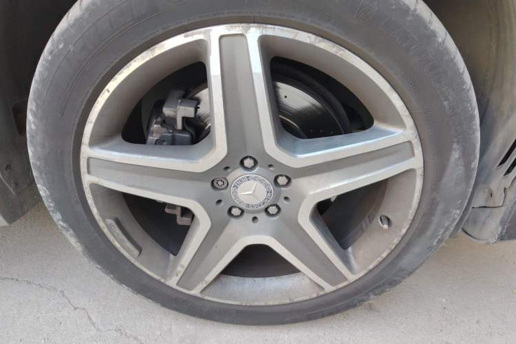 Used Mercedes-Benz GLE 2015 GLE 350 d 4MATIC Right Front Wheel Hub
