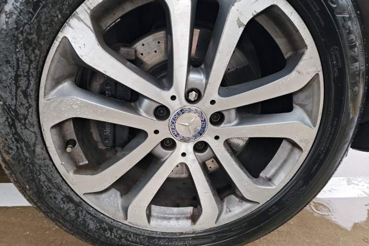 Used Mercedes-Benz GLE 2015 GLE 320 4MATIC Right Front Wheel Hub