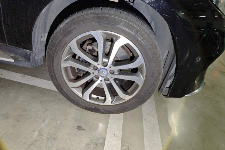Used Mercedes-Benz GLE 2015 GLE 320 4MATIC Right Front Wheel Hub