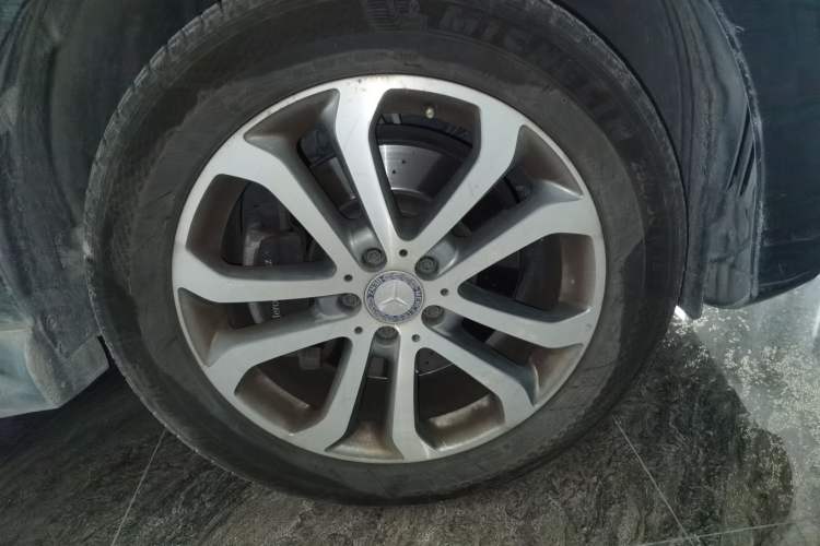 Used Mercedes-Benz GLE 2015 GLE 320 4MATIC Right Front Wheel Hub