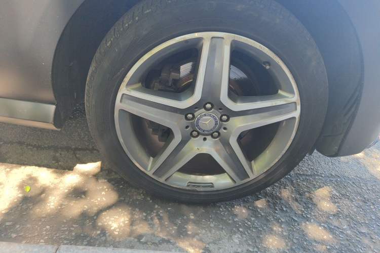 Used Mercedes-Benz GLE 2015 GLE 400 4MATIC Right Front Wheel Hub