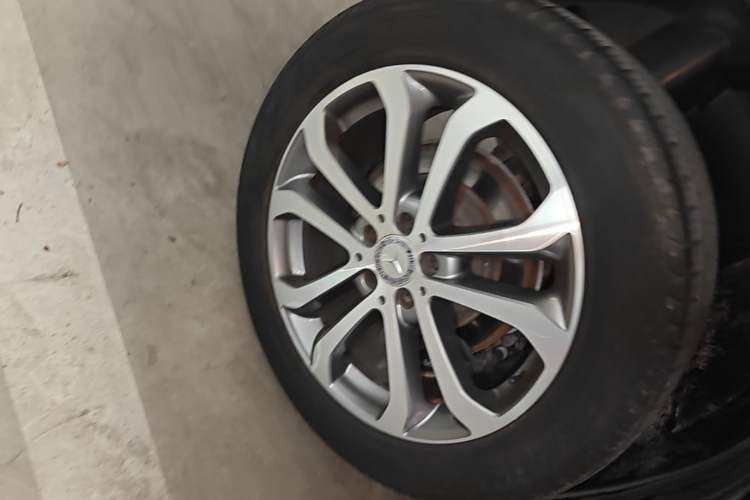 Used Mercedes-Benz GLE 2015 GLE 320 4MATIC Right Rear Wheel Hub