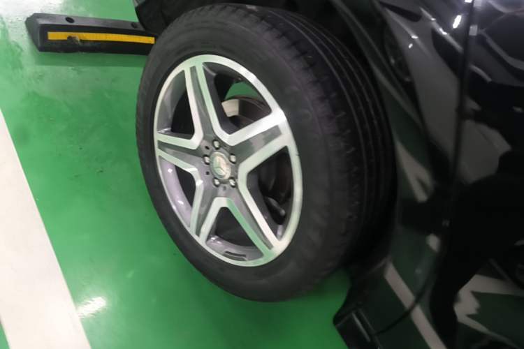 Used Mercedes-Benz GLE 2015 GLE 400 4MATIC Right Rear Wheel Hub