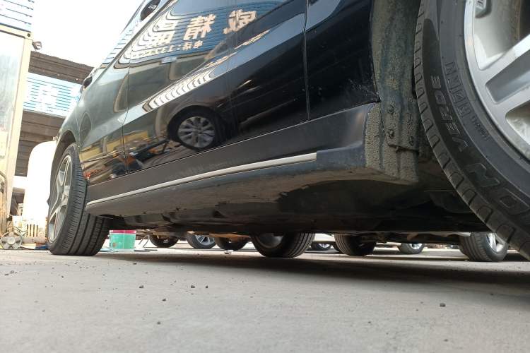 Used Mercedes-Benz GLE 2015 GLE 400 4MATIC Right Side Sill