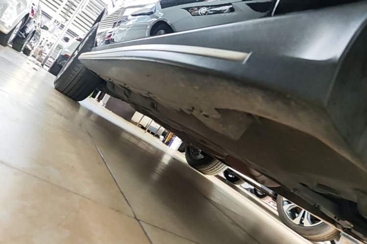 Used Mercedes-Benz GLE 2015 GLE 320 4MATIC Right Side Sill