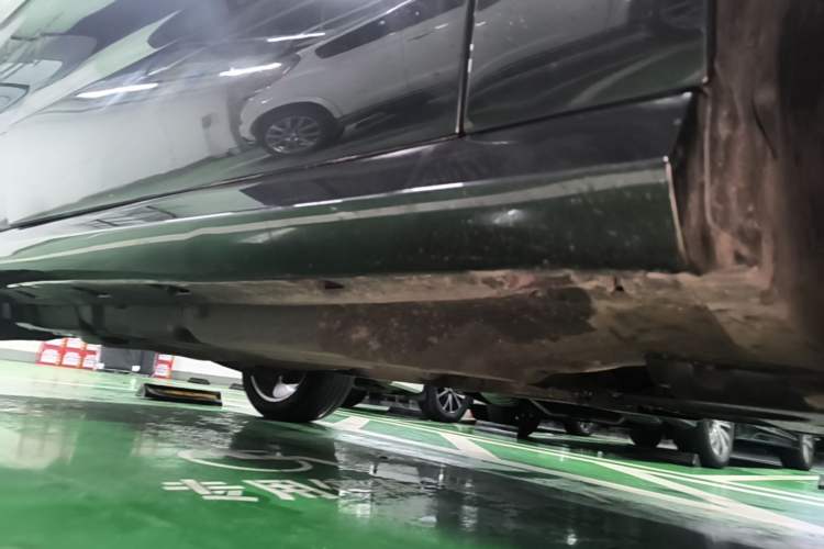 Used Mercedes-Benz GLE 2015 GLE 400 4MATIC Right Side Sill