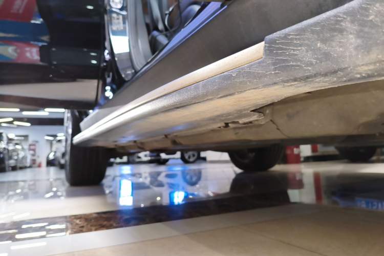 Used Mercedes-Benz GLE 2015 GLE 320 4MATIC Right Side Sill