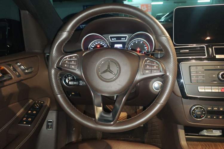 Used Mercedes-Benz GLE 2015 GLE 400 4MATIC Steering Wheel