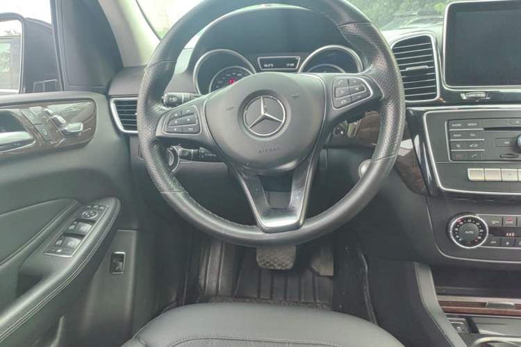 Used Mercedes-Benz GLE 2015 GLE 350 d 4MATIC Steering Wheel