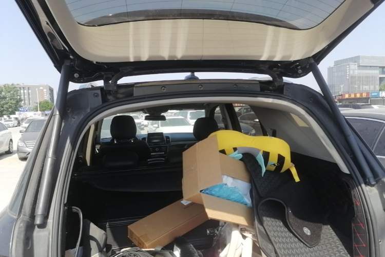 Used Mercedes-Benz GLE 2015 GLE 350 d 4MATIC Trunk