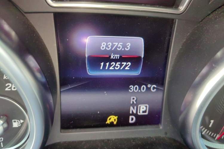 Used Mercedes-Benz GLE 2015 GLE 320 4MATIC Odometer Close Up