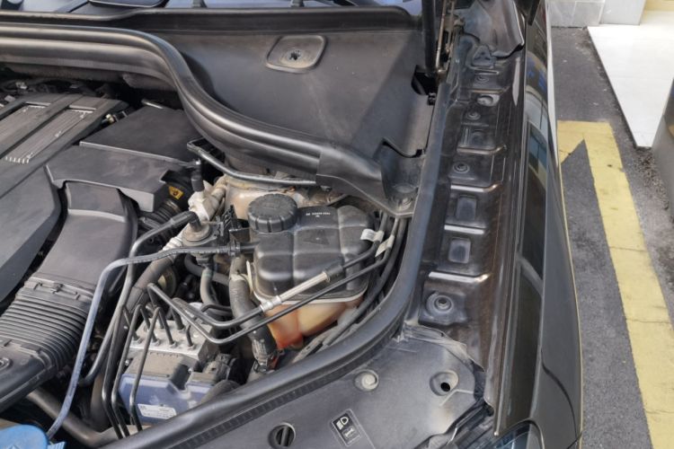 Used Mercedes-Benz GLE 2015 GLE 400 4MATIC Engine Bay Left