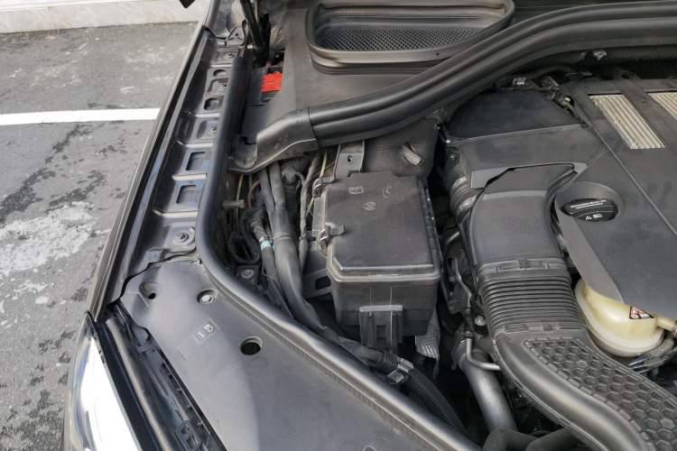 Used Mercedes-Benz GLE 2015 GLE 400 4MATIC Engine Bay Right