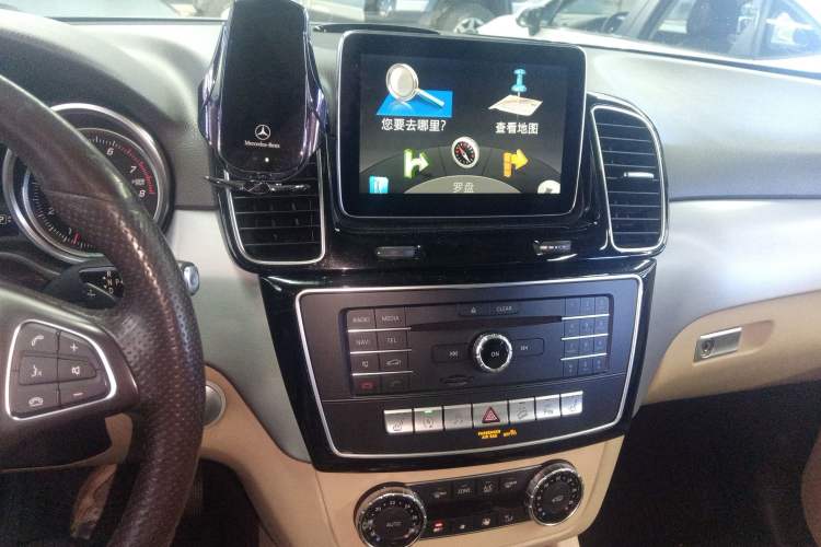 Used Mercedes-Benz GLE 2015 GLE 320 4MATIC Audio And AC Panel