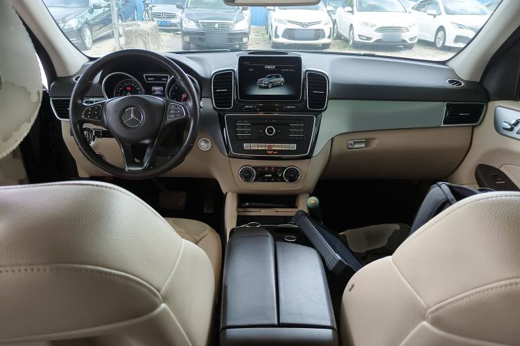 Used Mercedes-Benz GLE 2015 GLE 320 4MATIC Interior 2