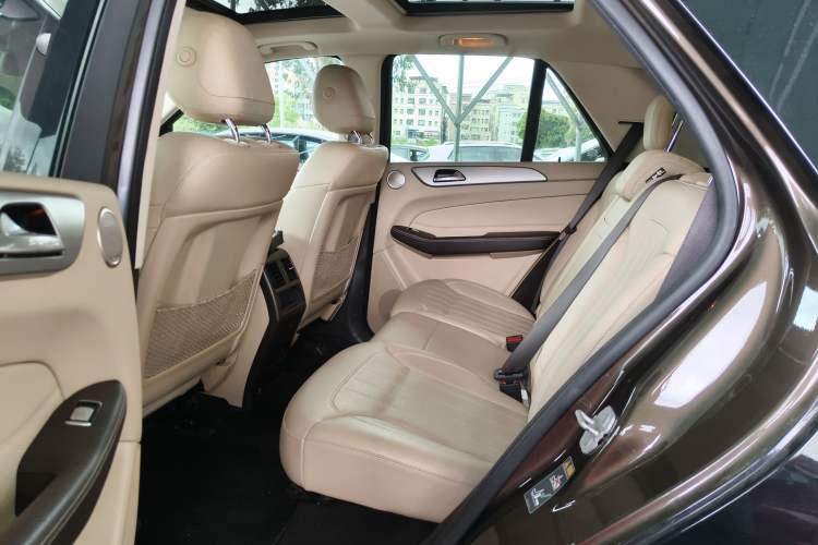 Used Mercedes-Benz GLE 2015 GLE 320 4MATIC Interior 4