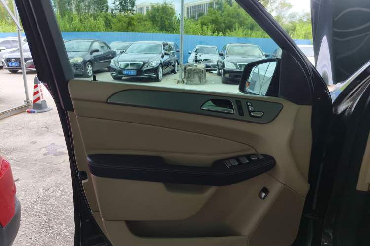 Used Mercedes-Benz GLE 2015 GLE 320 4MATIC Interior 7