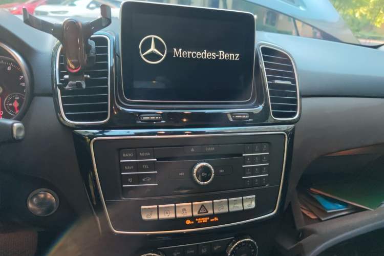 Used Mercedes-Benz GLE 2015 GLE 320 4MATIC Audio And AC Panel