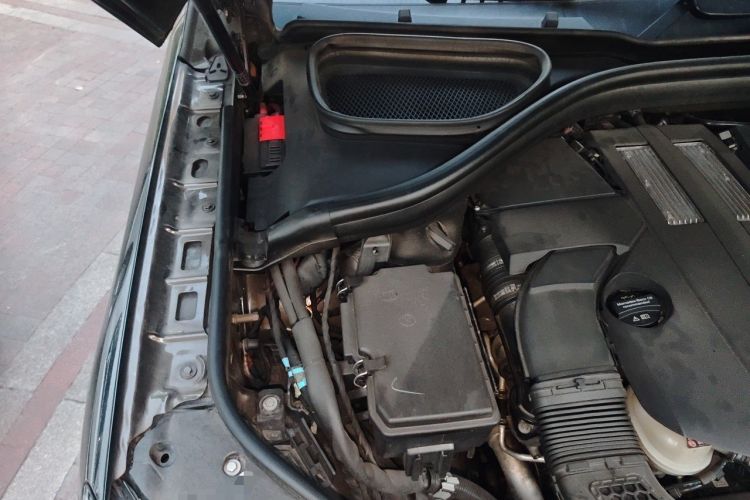 Used Mercedes-Benz GLE 2015 GLE 320 4MATIC Engine Bay Right