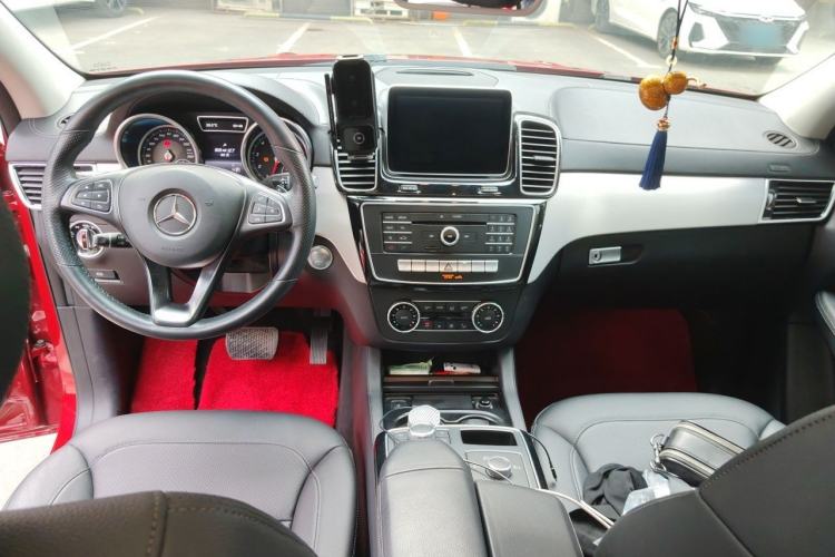 Used Mercedes-Benz GLE  Center Console