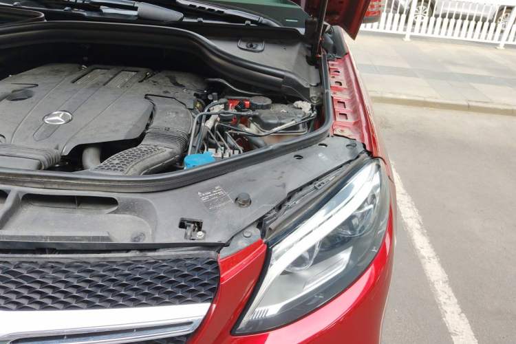 Used Mercedes-Benz GLE  Engine Bay Left