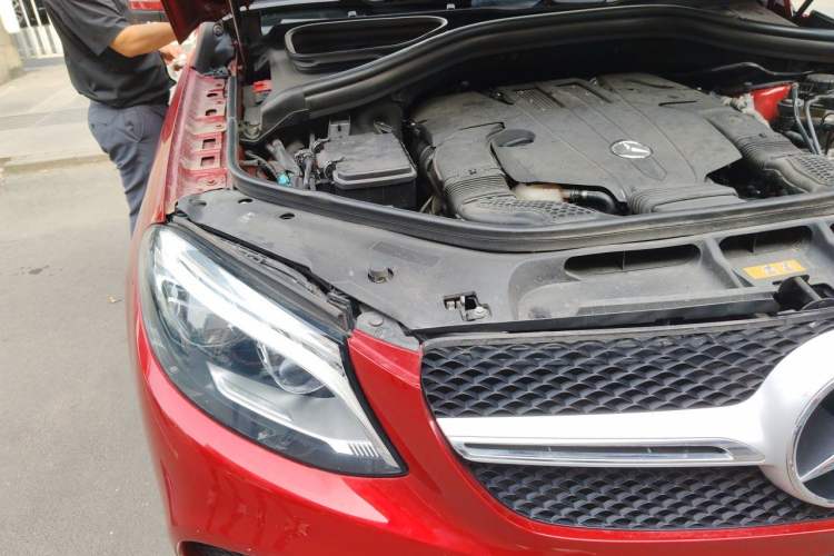 Used Mercedes-Benz GLE  Engine Bay Right