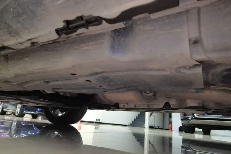 Used Mercedes-Benz GLE 2015 GLE 320 4MATIC Left Side Sill