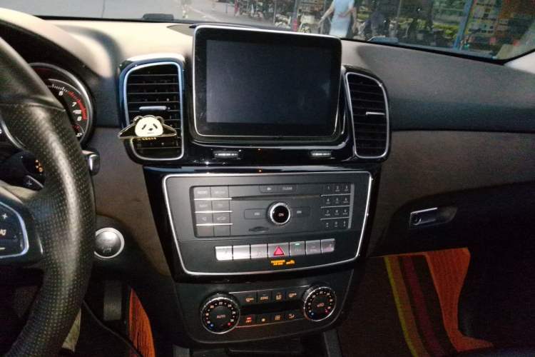 Used Mercedes-Benz GLE 2015 GLE 400 4MATIC Audio And AC Panel