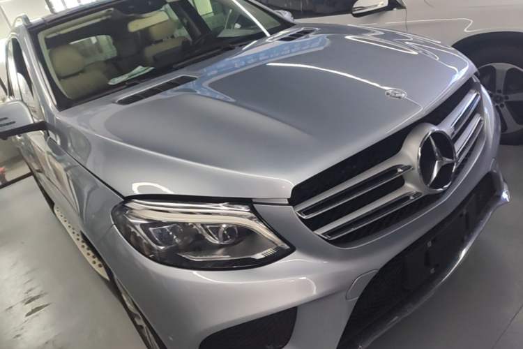Used Mercedes-Benz GLE 2015 GLE 320 4MATIC Front Right 45 Deg