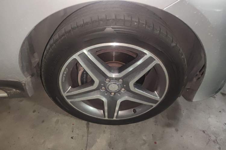 Used Mercedes-Benz GLE 2015 GLE 400 4MATIC Right Front Wheel Hub