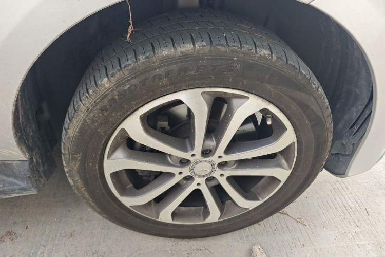 Used Mercedes-Benz GLE 2015 GLE 320 4MATIC Right Front Wheel Hub