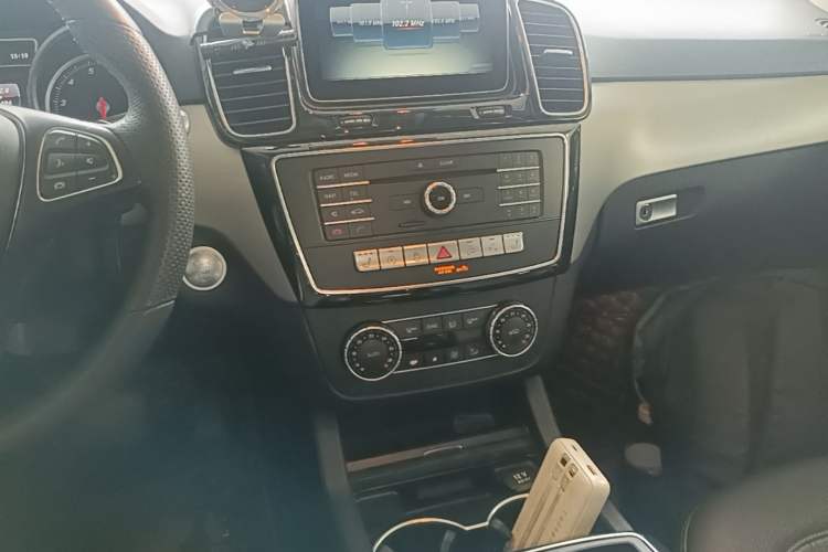 Used Mercedes-Benz GLE 2015 GLE 320 4MATIC Audio And AC Panel