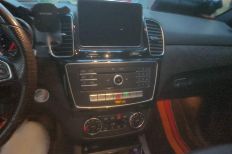 Used Mercedes-Benz GLE 2015 GLE 400 4MATIC Audio And AC Panel
