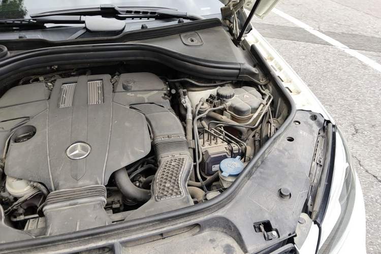 Used Mercedes-Benz GLE 2015 GLE 400 4MATIC Engine Bay Left