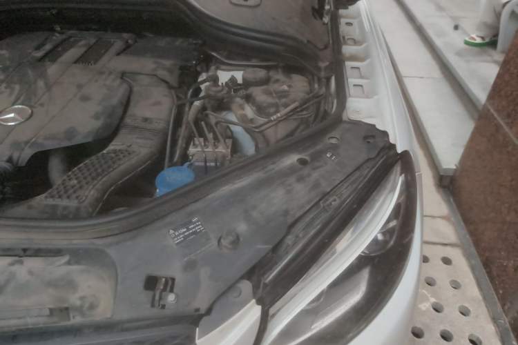 Used Mercedes-Benz GLE 2015 GLE 400 4MATIC Engine Bay Left