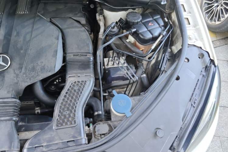 Used Mercedes-Benz GLE 2015 GLE 320 4MATIC Engine Bay Left