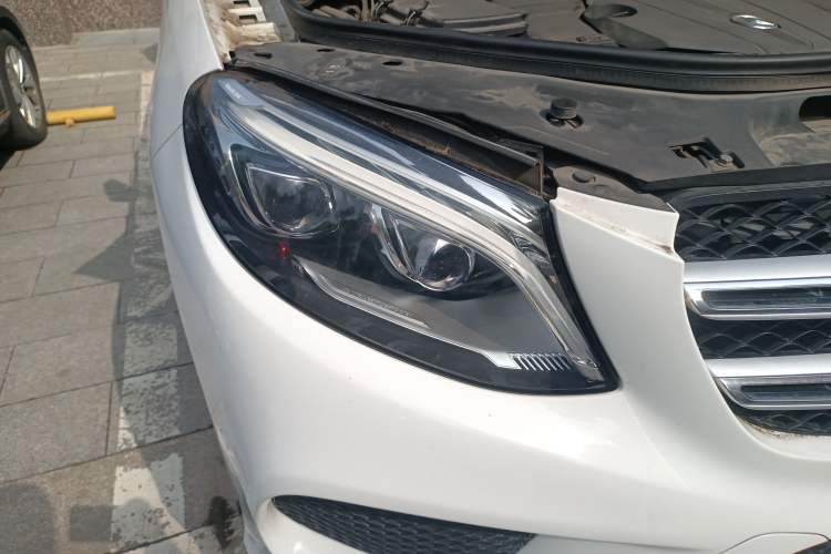 Used Mercedes-Benz GLE 2015 GLE 400 4MATIC Exterior 6