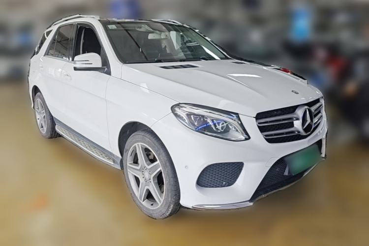 Used Mercedes-Benz GLE 2015 GLE 400 4MATIC Front Right 45 Deg