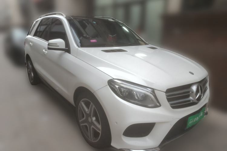 Used Mercedes-Benz GLE 2015 GLE 400 4MATIC Front Right 45 Deg
