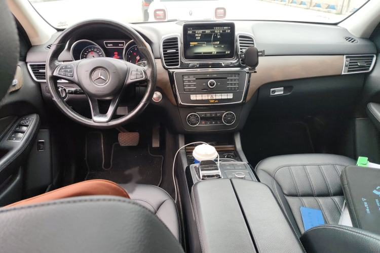 Used Mercedes-Benz GLE 2015 GLE 400 4MATIC Interior 2