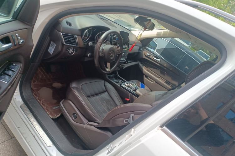 Used Mercedes-Benz GLE 2015 GLE 400 4MATIC Interior 3