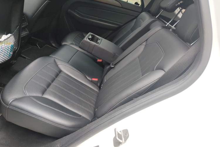 Used Mercedes-Benz GLE 2015 GLE 400 4MATIC Interior 4