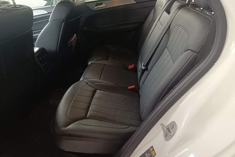 Used Mercedes-Benz GLE 2015 GLE 320 4MATIC Left Rear Seat
