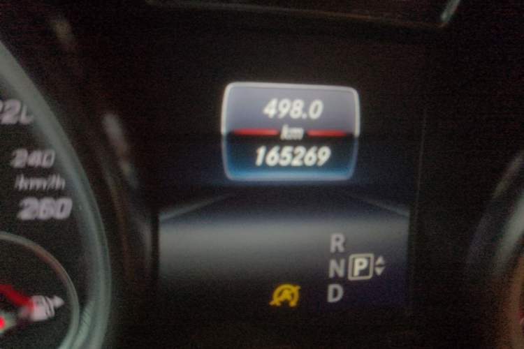 Used Mercedes-Benz GLE 2015 GLE 400 4MATIC Odometer Close Up