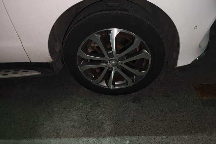 Used Mercedes-Benz GLE 2015 GLE 320 4MATIC Right Front Wheel Hub