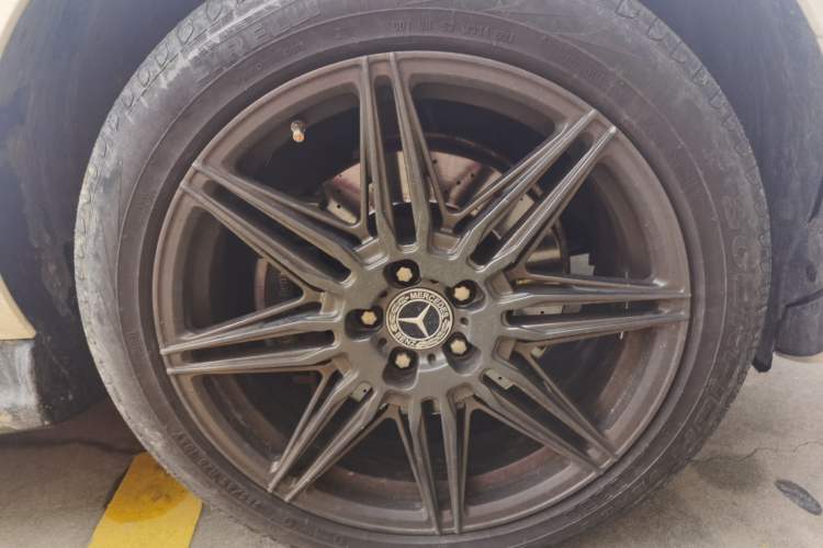 Used Mercedes-Benz GLE 2015 GLE 400 4MATIC Right Front Wheel Hub